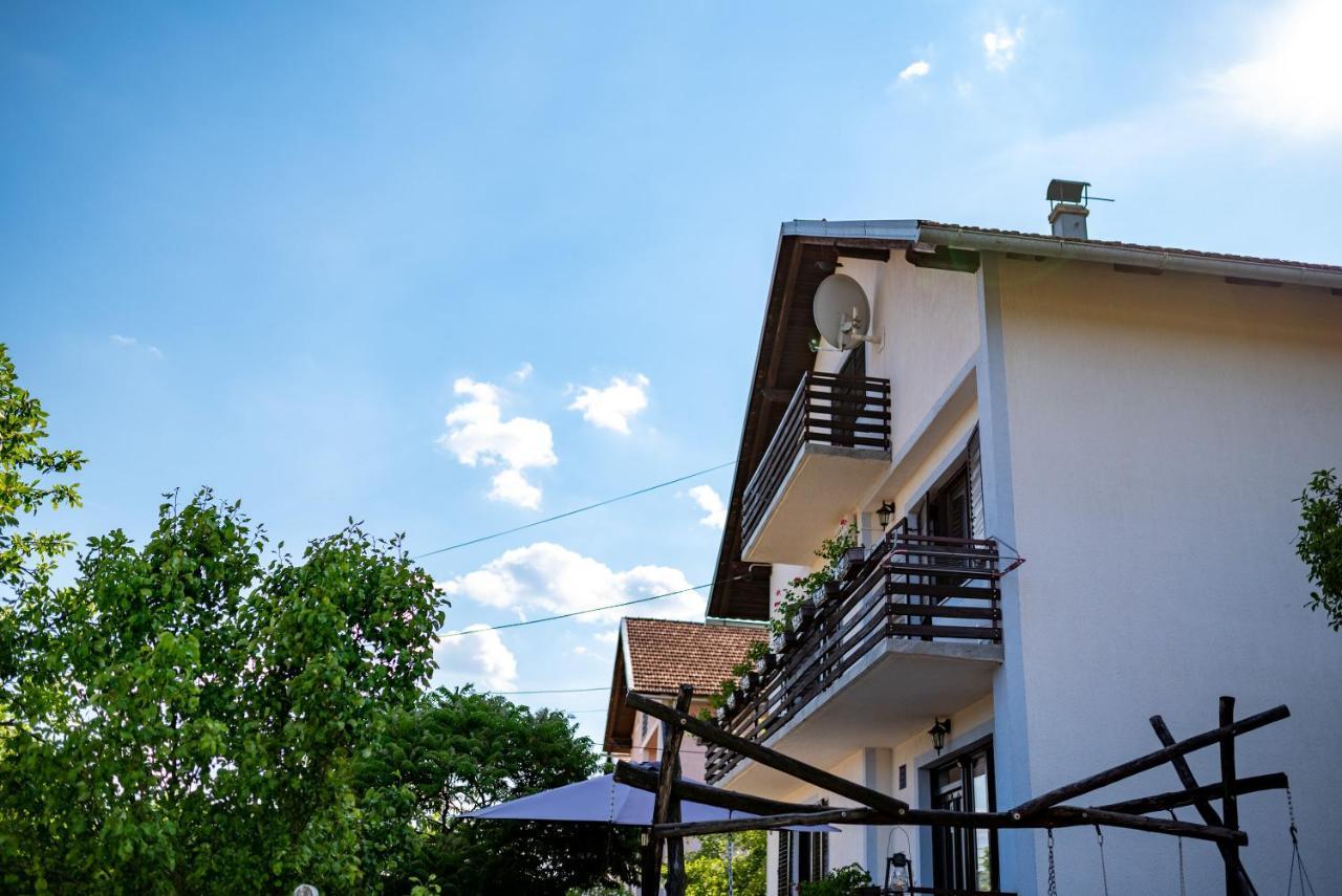 Apartments Fuma Otocac Exterior photo